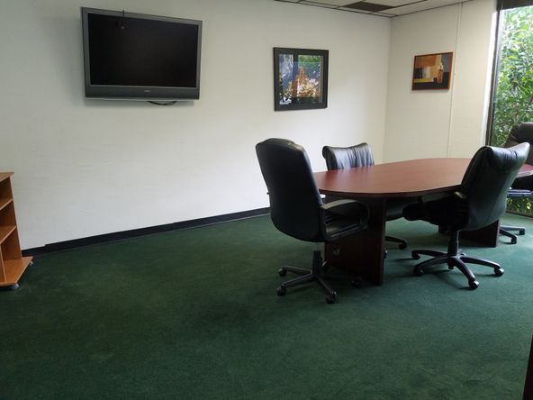 RECEPTION, LARGE PRIVATE OFFICE, LARGE ROOM. FREE MONTH.